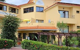Traineira Vila Ventura Village